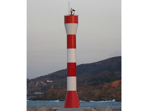 威海遠遙10米玻璃鋼燈樁.JPG